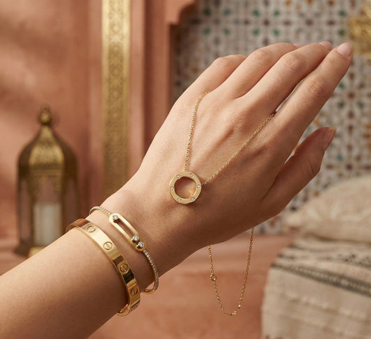 طقم "الإشراقة" الذهبي